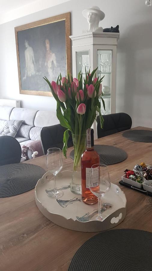 Romantyczny Apartament Happy 16 Basen & Kort Tenisowy, Ochrona 24 H - Dla Maksymalnie 6 Osob Pobierowo Luaran gambar