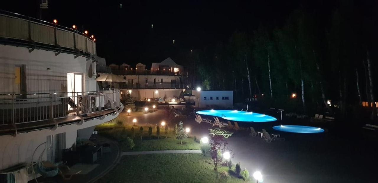 Romantyczny Apartament Happy 16 Basen & Kort Tenisowy, Ochrona 24 H - Dla Maksymalnie 6 Osob Pobierowo Luaran gambar